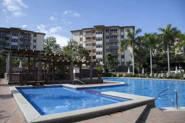 Costa Linda Condominiums - Havuz
