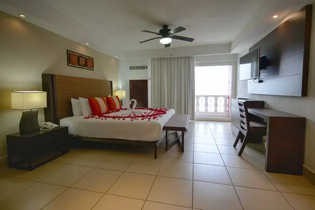 Costa Sur Resort & Spa