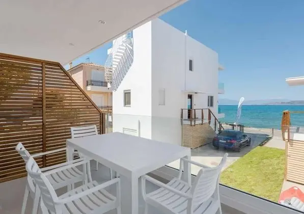 Costa Vasia Suites & Apartments