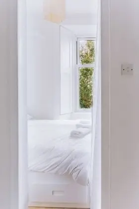 Cosy 1 Bedroom Apartment Right Beside Holyrood Park