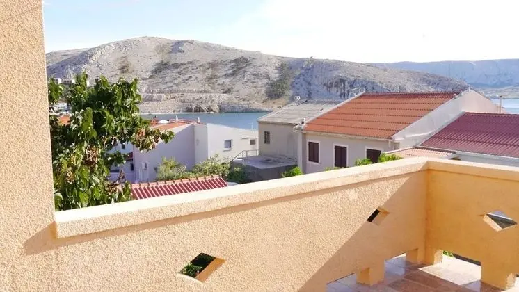Cosy 1 Bedroom Apartment With sea View