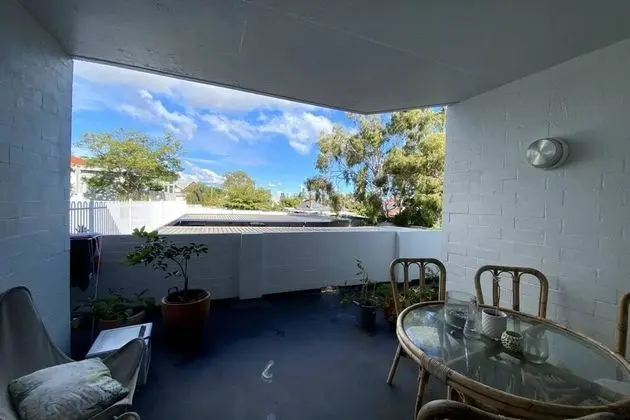 Cosy 1 Bedroom Apartment in Trendy Mount Lawley