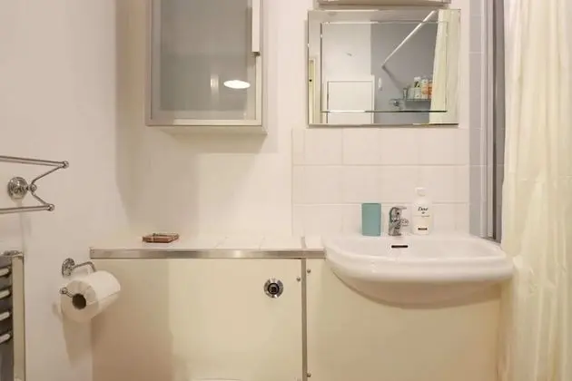 Cosy 1 Bedrooom in Fabulous Location - Banyo Tipleri