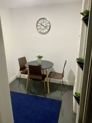 Cosy 2 Bedroom Apartment in Birmingham - Yerinde Yemek