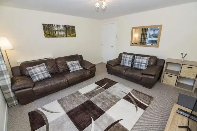 Cosy 2 Bedroom Flat Close to City Centre