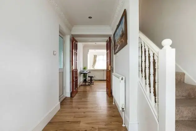 Cosy 3 Bedroom House in Kingston - Lobi