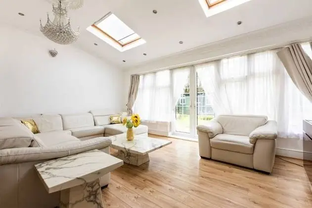 Cosy 3 Bedroom House in Kingston - Öne Çıkan Resim