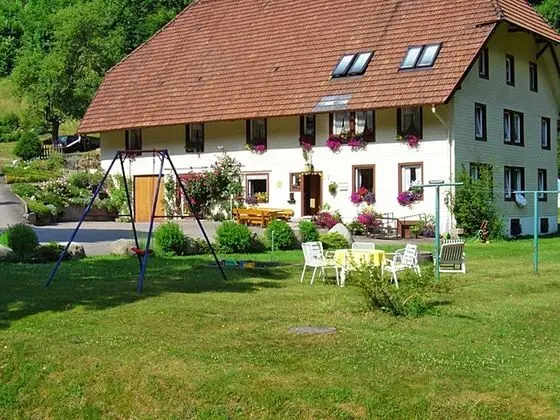 Cosy Apartment in Country Home Style With use of Garden - Öne Çıkan Resim