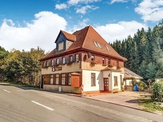Cosy Apartment in the Middle of the Thuringian Forest With Separate Entrance and Balcony - Dış Mekan