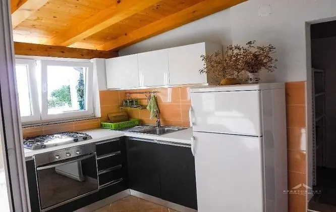 Cosy Apartment Near the Beach in Zubovici, Croatia - Mutfak