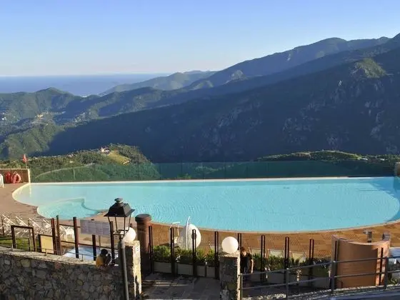 Cosy Apartment With Terrace, in a Residence With Swimming Pool and spa Centre