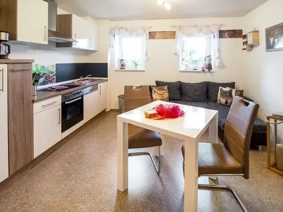 Cosy Apartment With Terrace and Garden Access in a Quiet Wooded Area - Yerinde Yemek