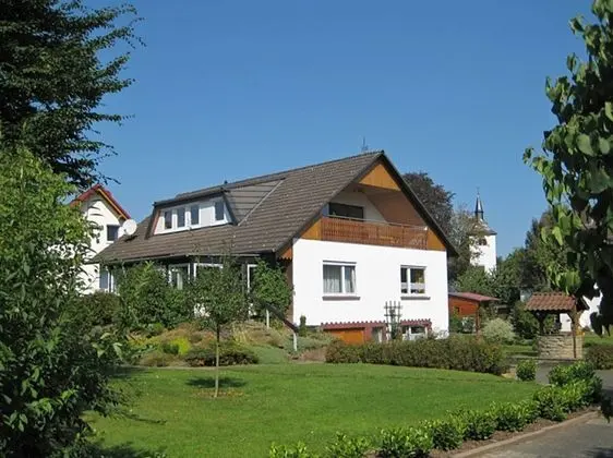 Cosy Apartment in the Teutoburg Forest With a Covered Balcony - Dış Mekan
