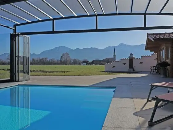 Cosy Apartment in Ubersee Near Lake Chiemsee - Havuz