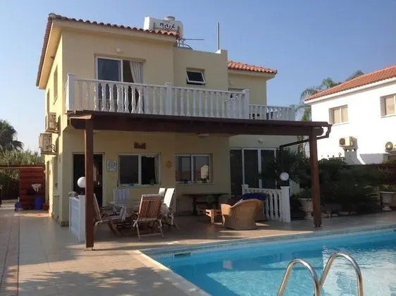 Cosy Carolyn Villa in Ayia Thekla