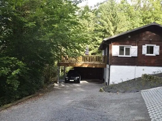 Cosy Chalet in Odeigne with Hot Tub - Dış Mekan