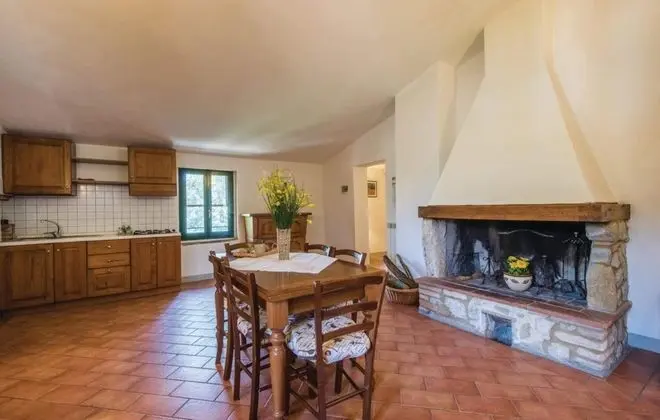 Cosy Farmhouse in San Gimignano With Swimming Pool - Mutfak
