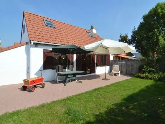 Cosy Fisherman's House, Ideally Located for Coastal Walking and Cycling Tours