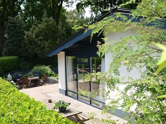 Cosy on Ground Level Home, Wifi, Central Location, Many Children's Equipment