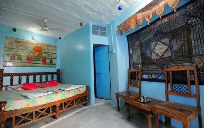 Cosy Guest House - 1