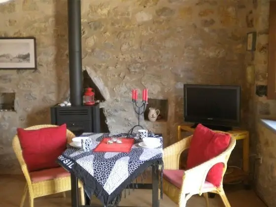Cosy Holiday Home With Garden in Leonidio - Öne Çıkan Resim
