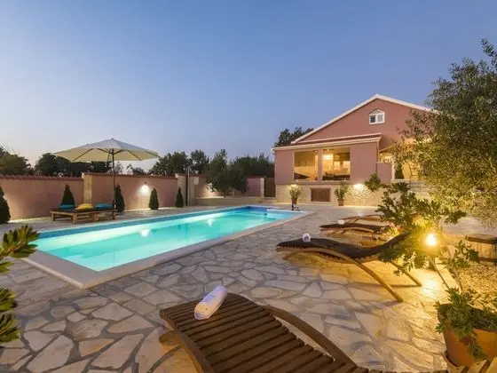Cosy Holiday Home in Policnik With Pool - Öne Çıkan Resim