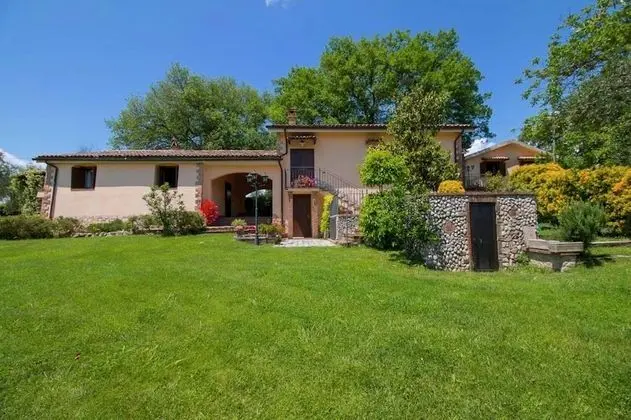 Cosy Holiday Home With Pool and air Conditioning