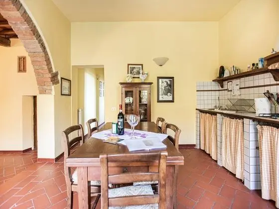 Cosy Holiday Home in Tuscany With Shared Swimming Pool - Yerinde Yemek