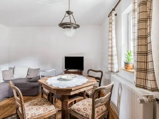 Cosy Holiday Home in Wolfsberg With Communal Garden - Yerinde Yemek