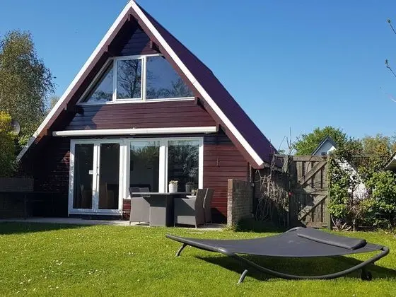 Cosy Home Near the sea With Views and South-facing Garden