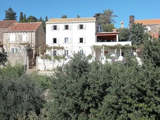 Cosy Villa in Kolocep With Garden