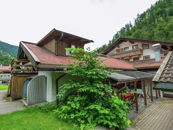 Cosy Little Holiday Home in Chiemgau - Balcony, Sauna and Swimming Pool