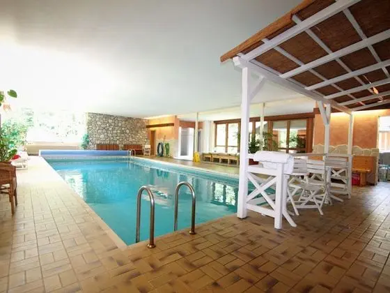 Cosy Little Holiday Home in Chiemgau - Balcony, Sauna and Swimming Pool - Havuz