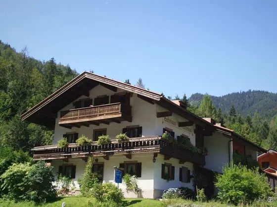 Cosy Little Holiday Home in Chiemgau - Balcony, Sauna and Swimming Pool - Öne Çıkan Resim