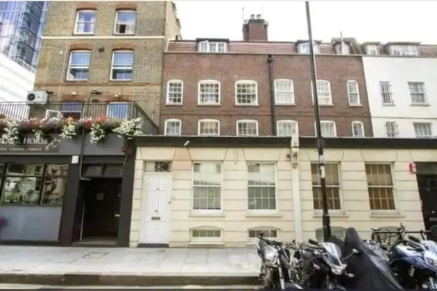 Cosy Self-contained Studio in Aldgate