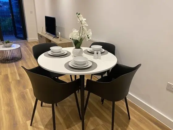 Cosy Stunning two Bed Apartment With Balcony - Yerinde Yemek