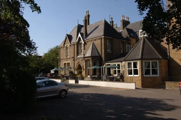 Cotswold Lodge - Dış Mekan