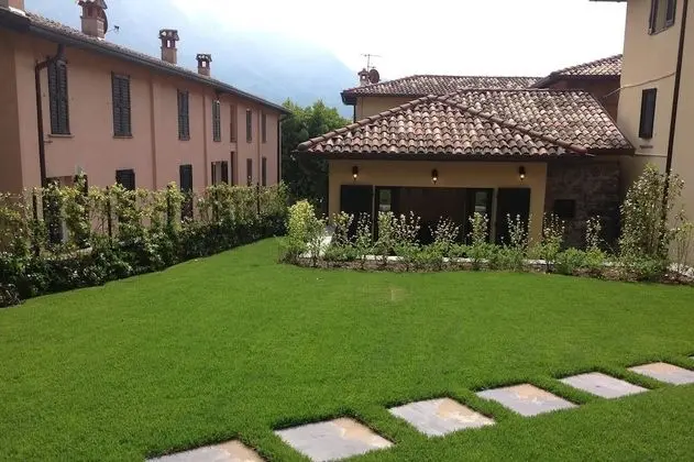 Cottage Bellagio with private garden
