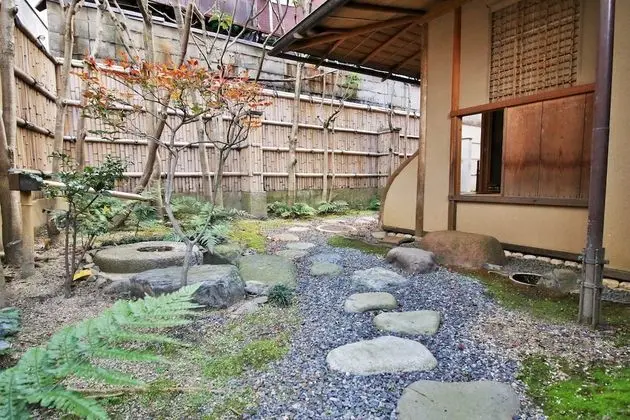 Cottage EMI