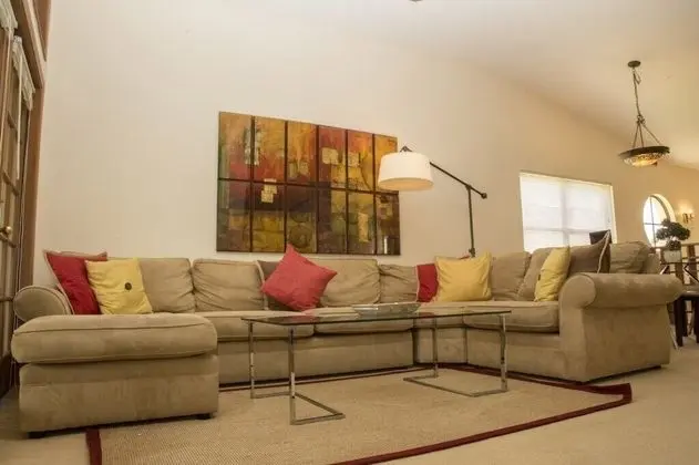Cottage Grove Holiday Home