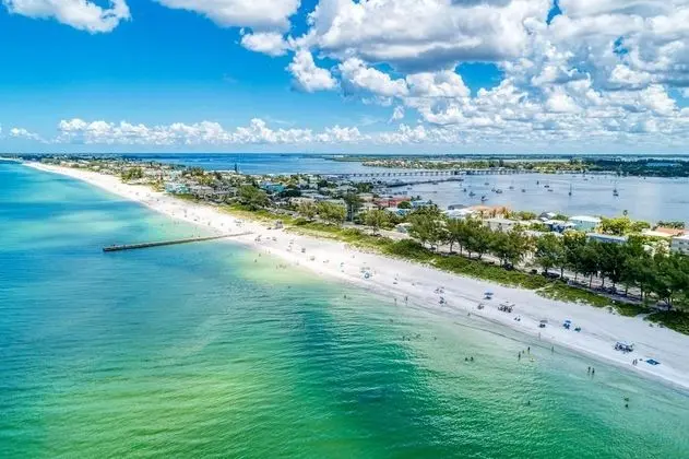 Cottage Haven-one Minute Walk To The Beach-private Yards-keyless Locks - Oda