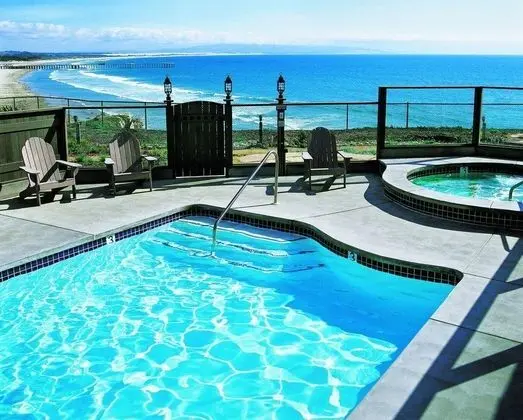 Cottage Inn By the Sea