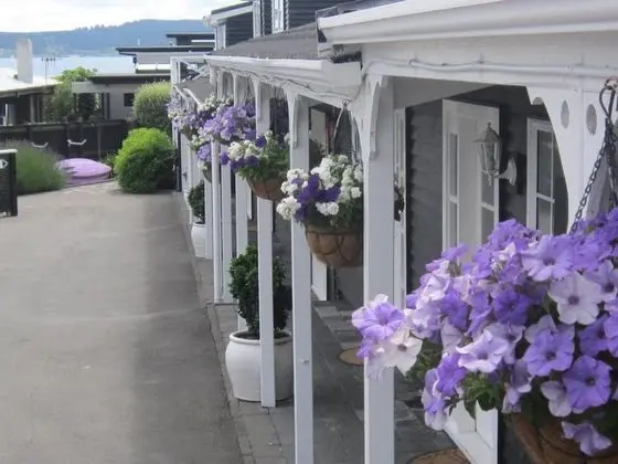 Cottage Mews Motel - Dış Mekan