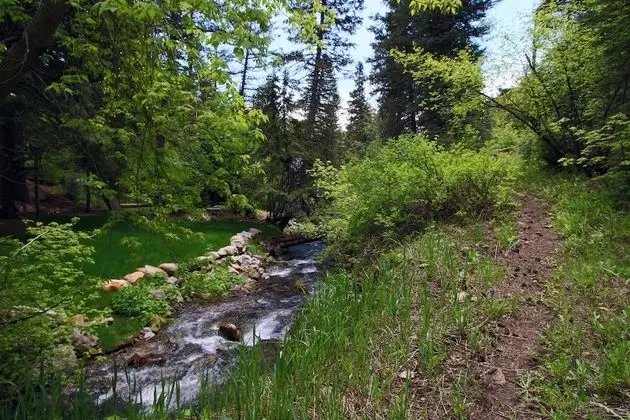 Cottage on the Stream - Dış Mekan