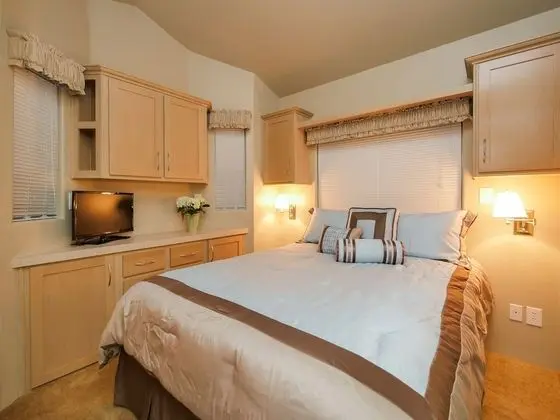 The Cottages at Golden Village Palms - Oda