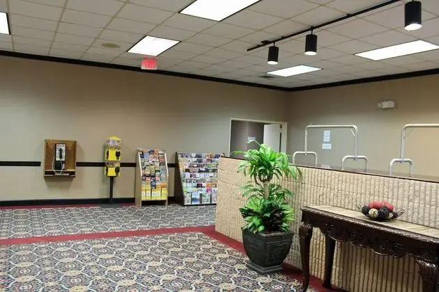 Cottonwood Suites Savannah Hotel & Conference Center - Lobi