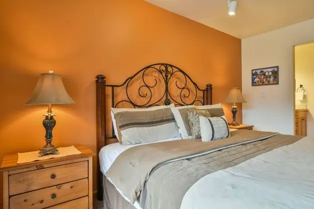 Cottonwoods 415 - Oda