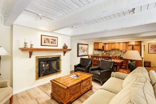 Cottonwoods by iTrip Vacations Aspen Snowmass