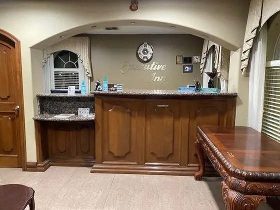 Cotulla Executive Inn
