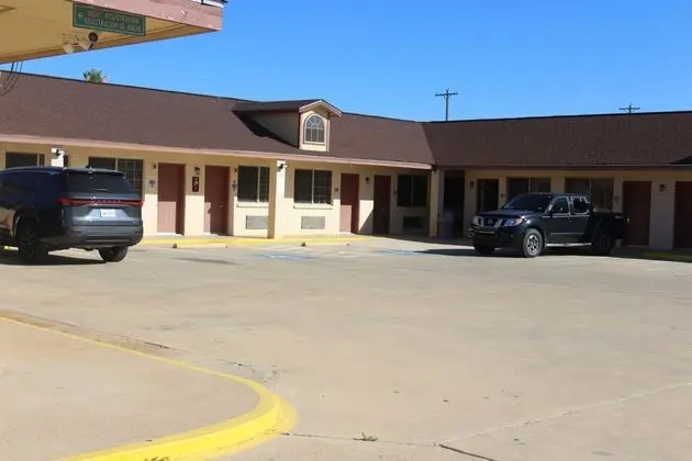 Cotulla Executive Inn - Dış Mekan